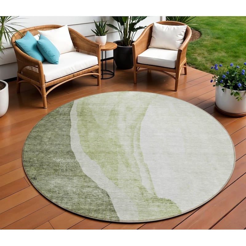 HomeRoots Abstract Transitional Rectangle Outdoor Rug - 8' Round