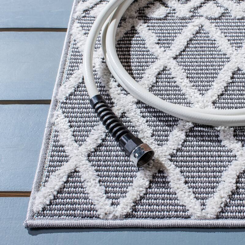 SAFAVIEH Cabana Selinde Indoor/ Outdoor Waterproof Patio Rug