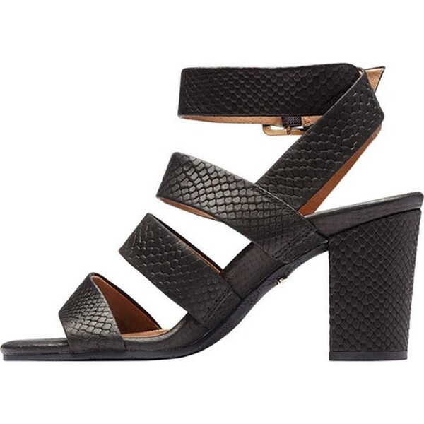 vionic blaire strappy sandal