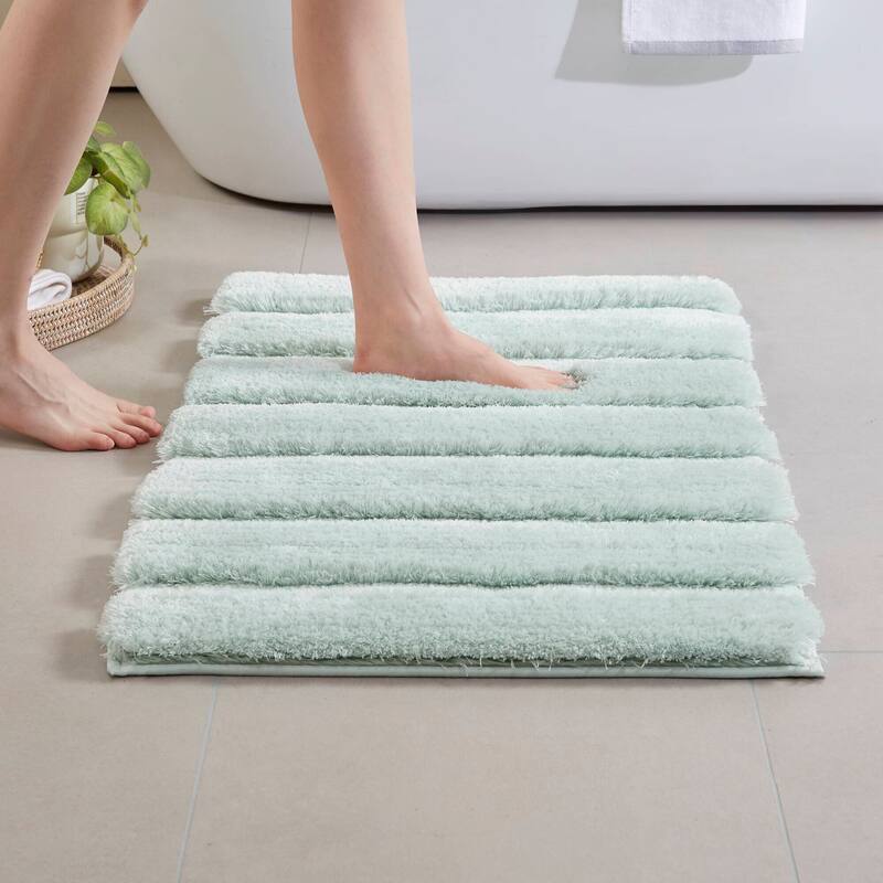 Madison Park Tufted Pearl Channel Solid Bath Rug
