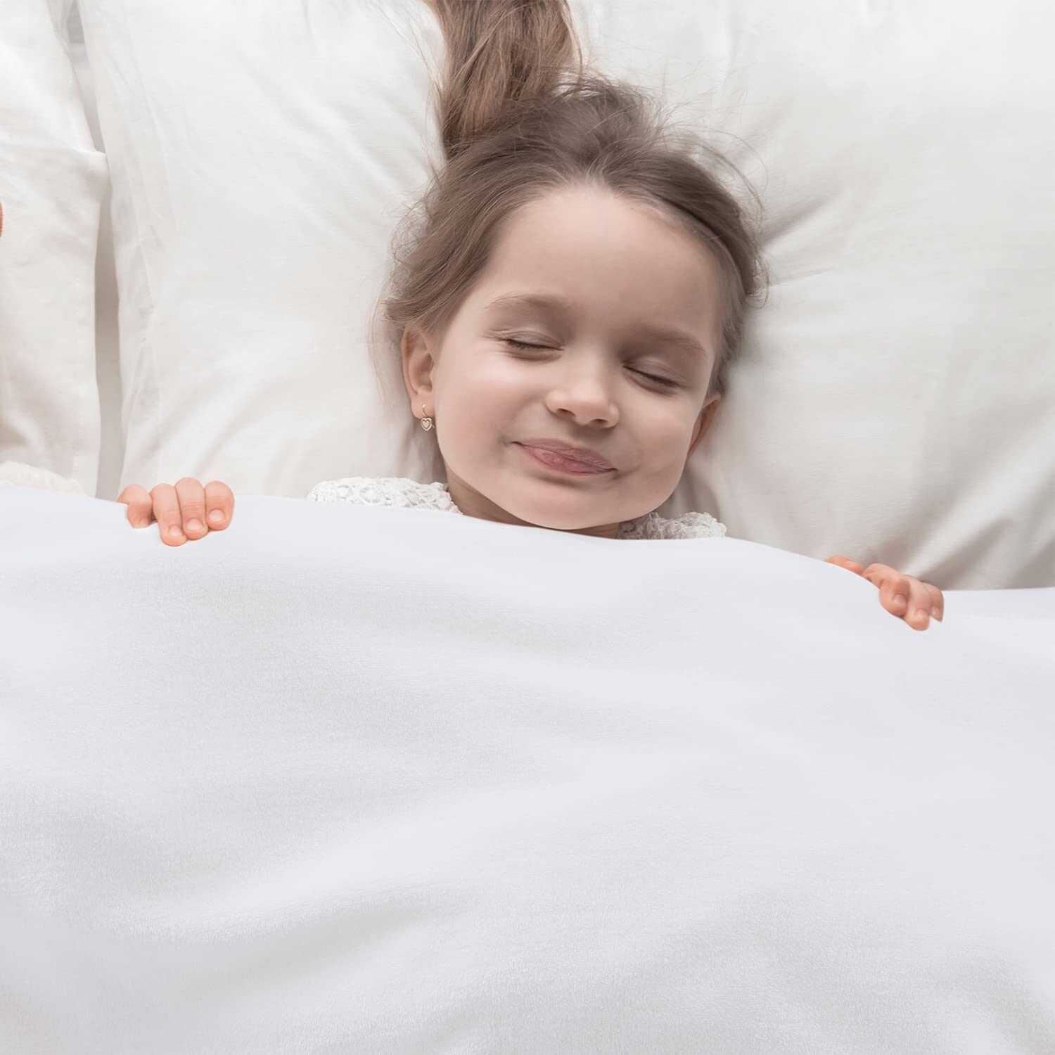 Fleece Blanket for Bed Lightweight and Warm Fuzzy Blankets Throw White