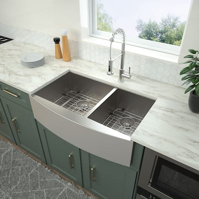 18-Gauge Stainless Steel 33 in. Double Bowl 60/40 Farmhouse/Apron Kitchen Sink with Bottom Grid - 33" L x 20" W x 9 "