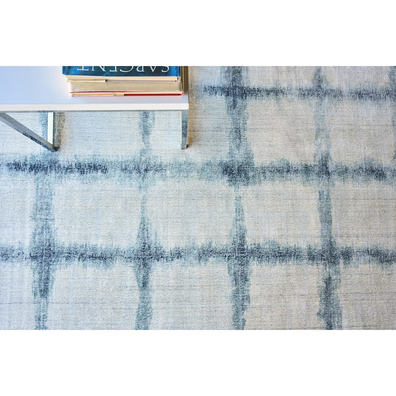 EXQUISITE RUGS Chroma Hand-loomed Wool/Bamboo Silk Navy Area Rug.