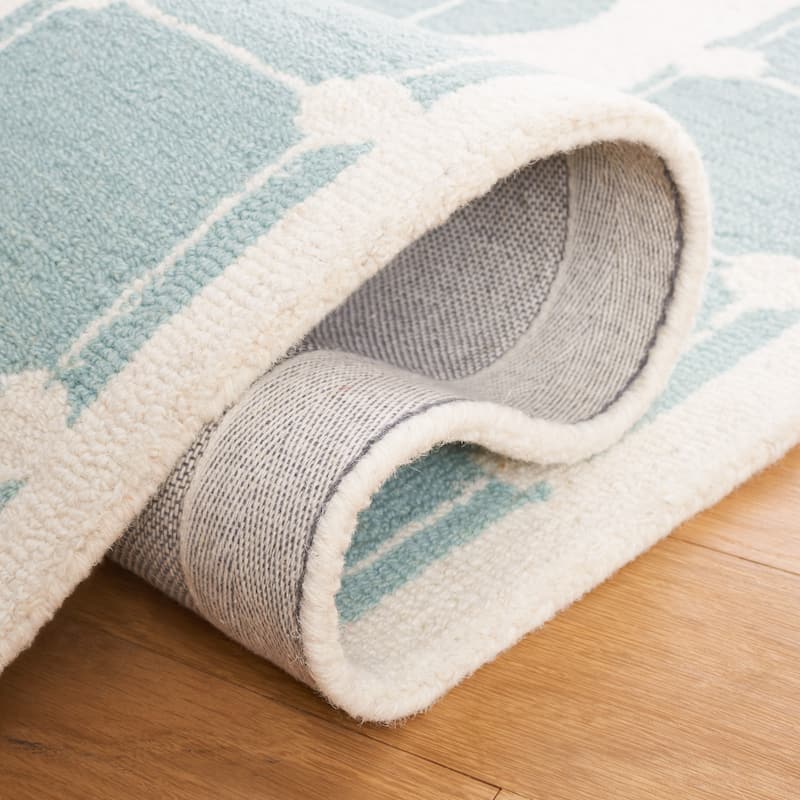 SAFAVIEH Handmade Kids Sijtske Geometric Wool Rug