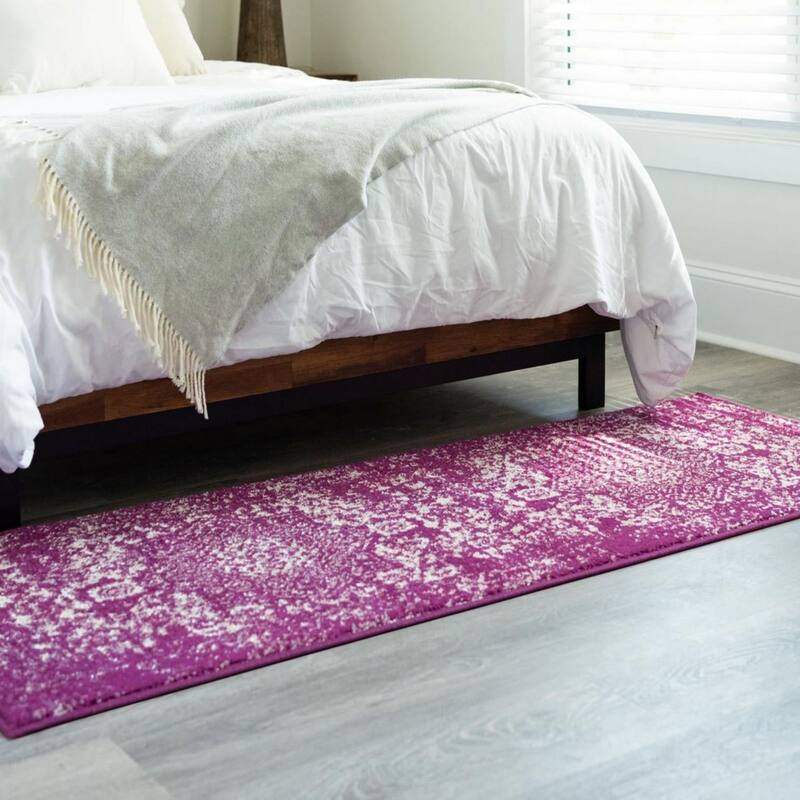 Traditional Brenda Collection Area Rug