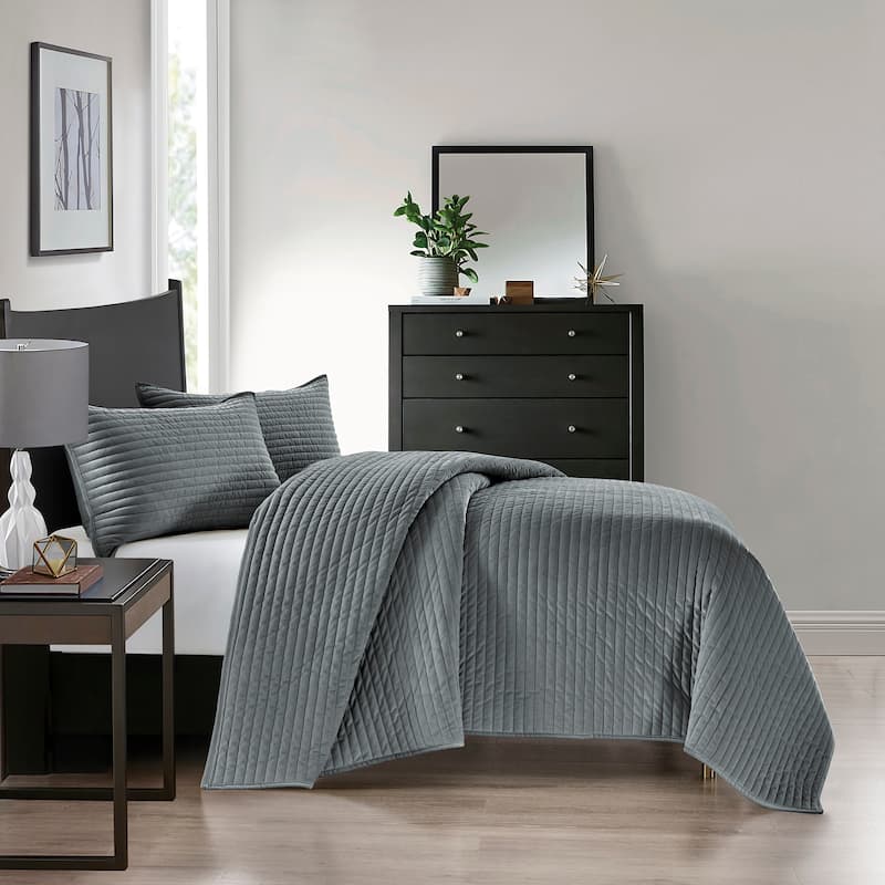 Pointehaven Heavy-Weight Oversized Channel Design Velvet Quilt Sets