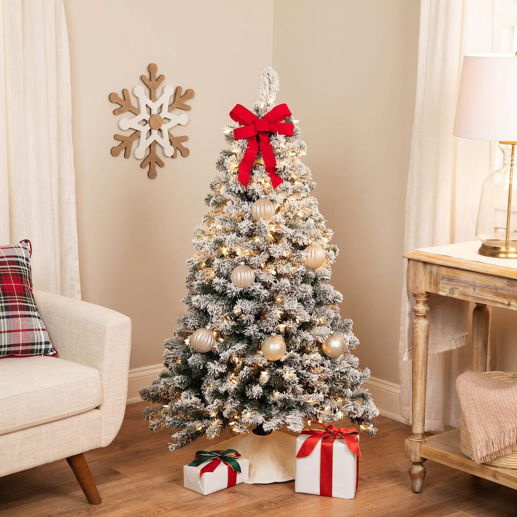 4.5' Medium Flocked Winema Pine Artificial Christmas Tree Clear Lights - 4.5 Foot
