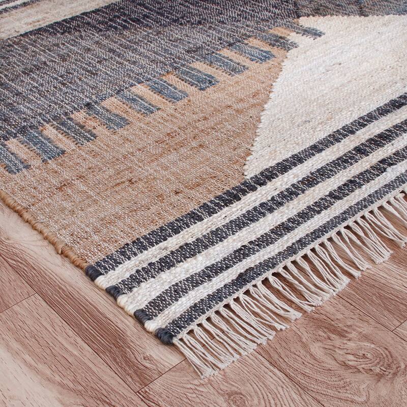Sevita Hand-Woven Southwestern Jute-Blend Area Rug, Tan and Black
