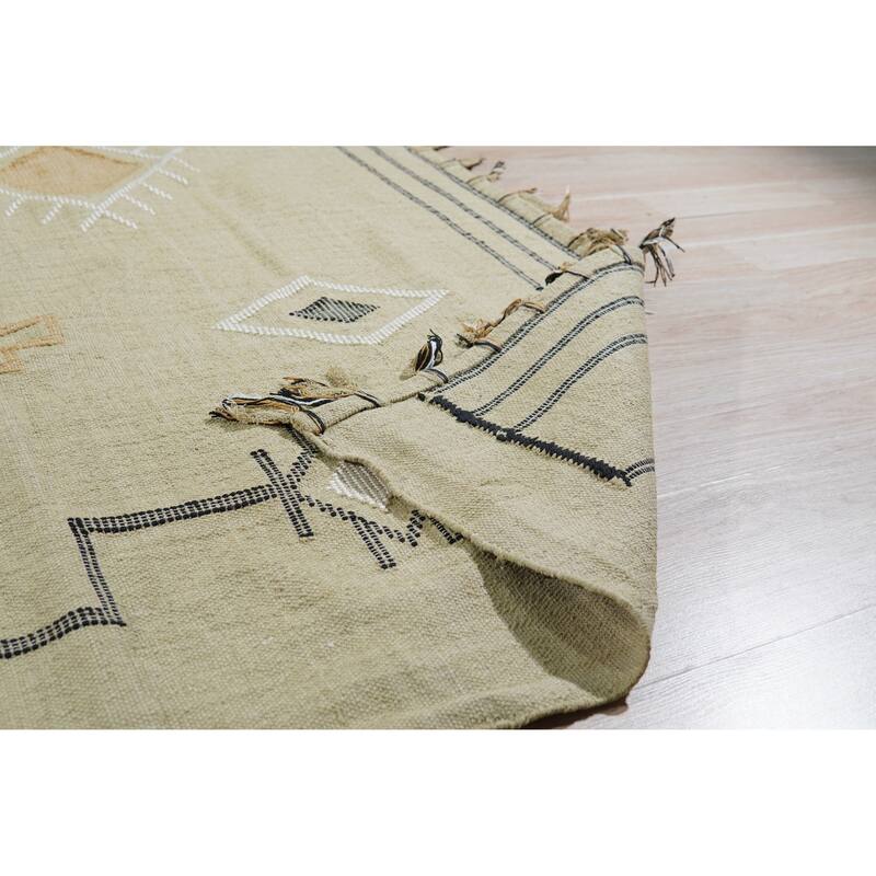 Hand-Knotted Wool Flat Weave Rug, Beige, Elegant and Durable Area Rug for Adding Warmth and Style to Your Living Room