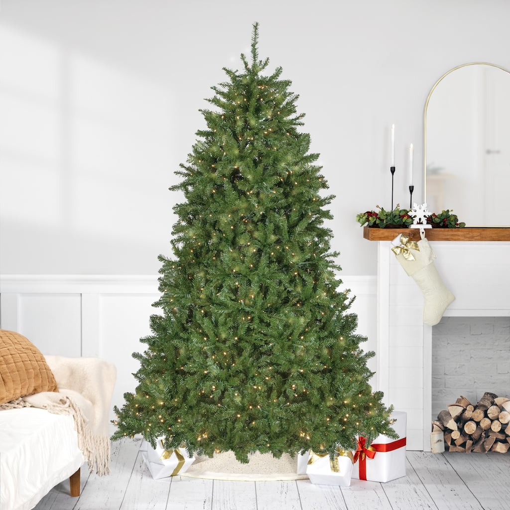 7.5' Pre-Lit Rockwood Pine Artificial Christmas Tree, Clear LED Lights - 7.5 Foot