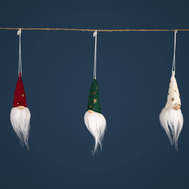 Mini Plush Gnomes in Star Hats Christmas Garland- 4.25'