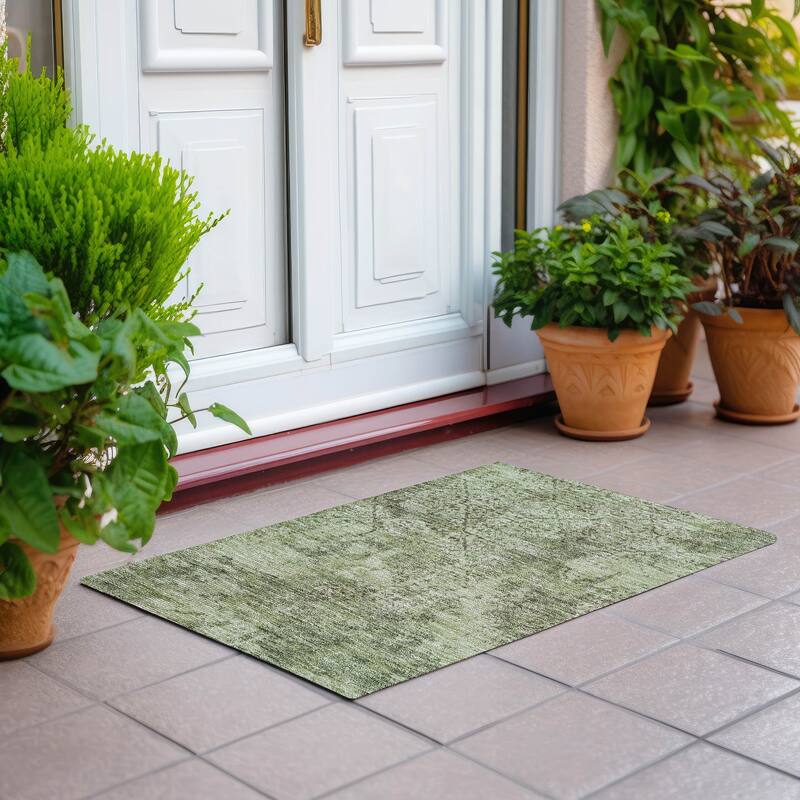 Machine Washable Indoor/ Outdoor Chantille Distressed Traditional Rug - Aloe - 1'8" x 2'6"