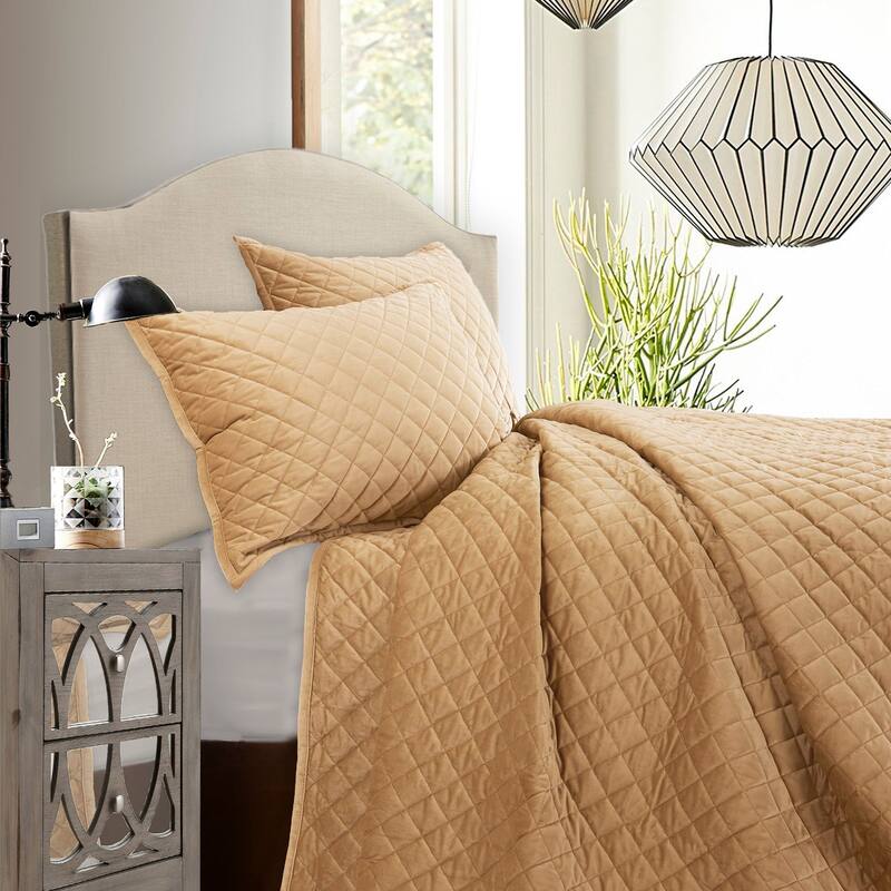 HiEnd Accents Velvet Diamond 3 Piece Quilt Set with Pillow Shams - Gold - Full/Queen