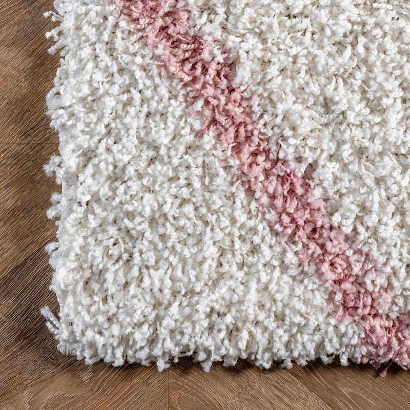 Nuloom Kesha Contemporary Trellis Shag Area Rug