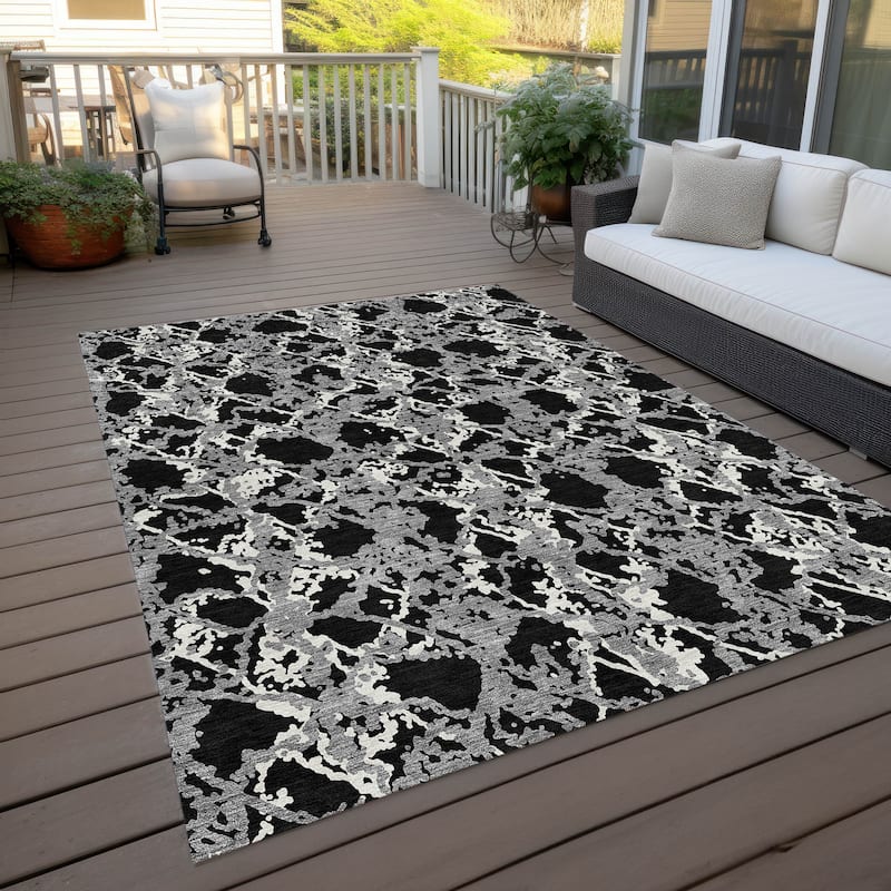 Machine Washable Indoor/ Outdoor Abstract Modern Chantille Rug - Black - 5' x 7'6"