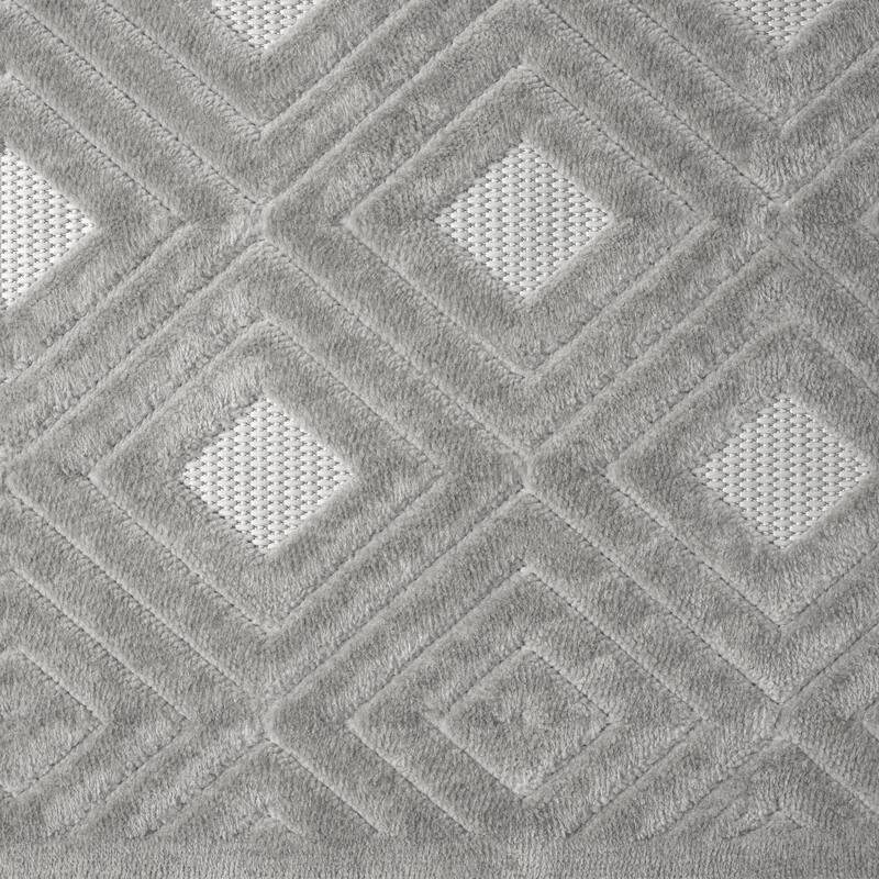 Sevita Modern Diamond Indoor/Outdoor Area Rug