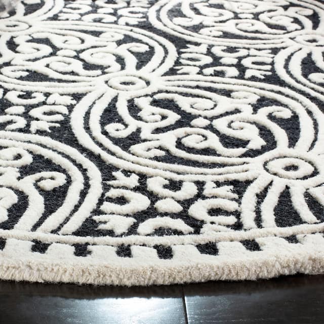 SAFAVIEH Handmade Cambridge Myrtis Moroccan Wool Rug