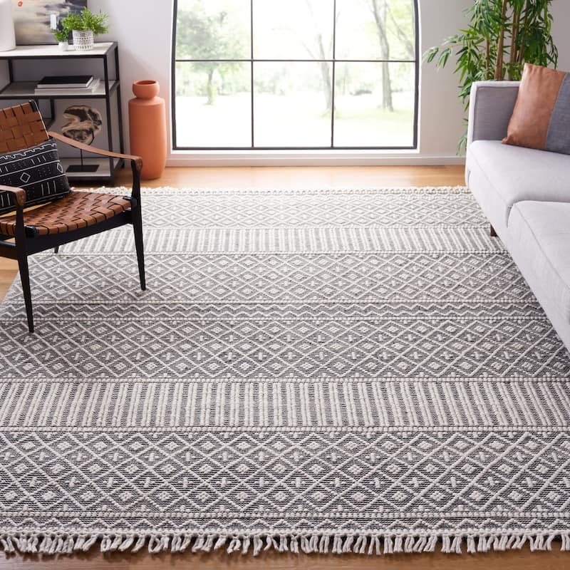 SAFAVIEH Handmade Marbella Pooja Modern Wool Rug