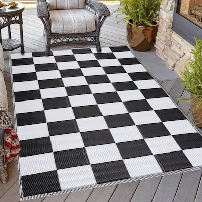 Playa Rug Outdoor Recycled Reversible Plastic Folded Mat/Rug California Collection Lightweight & Weather, Water and UV Resistant