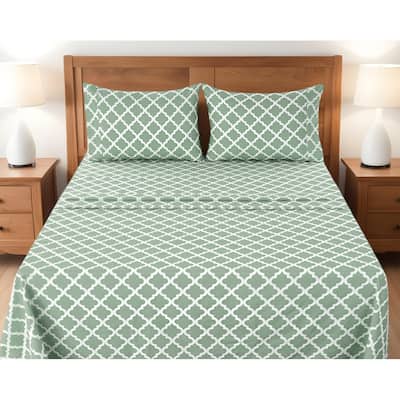 Four Piece Green and White Quatrefoil Microfiber California King Sheet Set