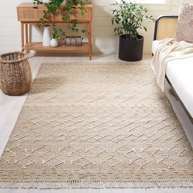 SAFAVIEH Handmade Natural Fiber Sneh-Lata Boho Jute Fringe Rug - 3' x 5' - Natural/Ivory
