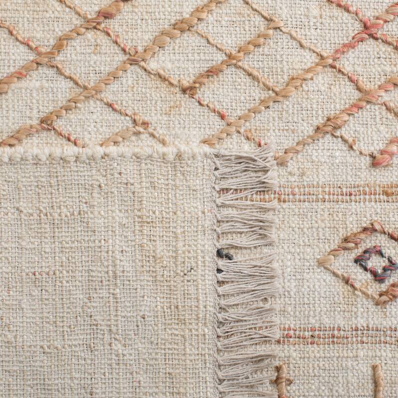 SAFAVIEH Handmade Natural Fiber Cajsa Boho Jute Fringe Rug