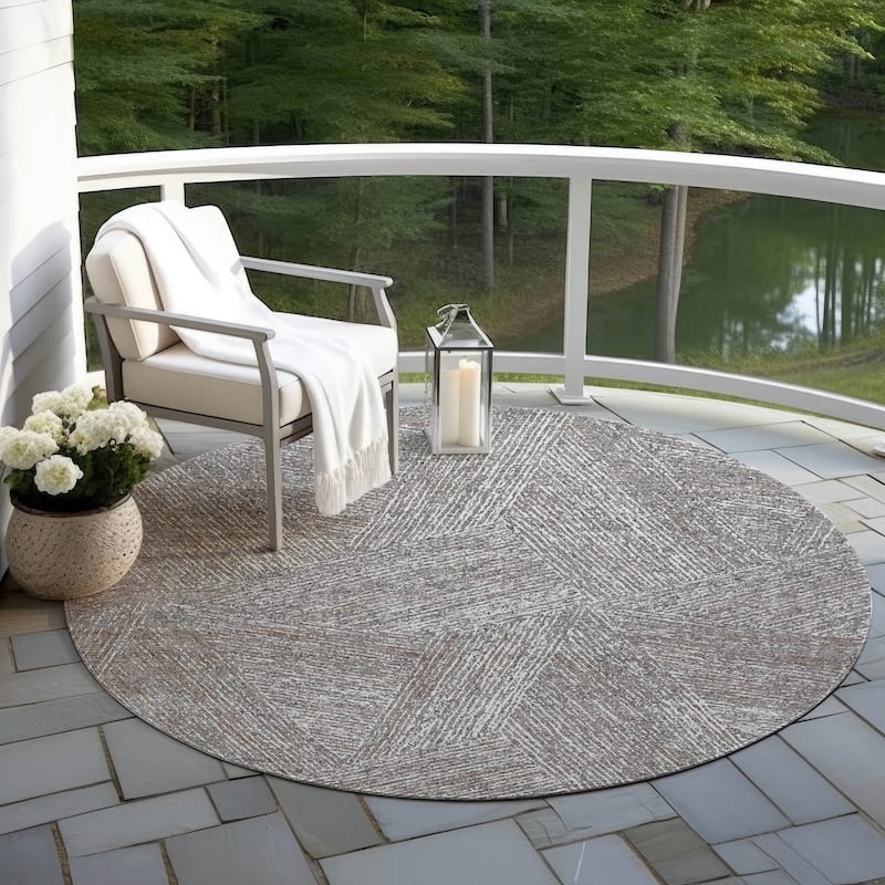 Machine Washable Indoor/ Outdoor Solid Geo Chantille Rug