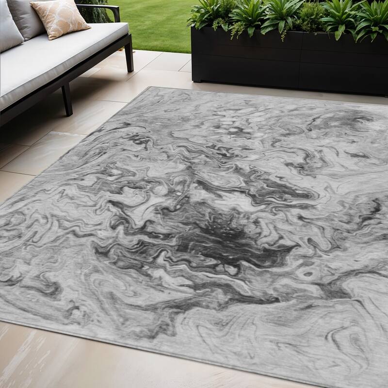 HomeRoots Abstract Transitional Rectangle Outdoor Rug - 5' X 8'