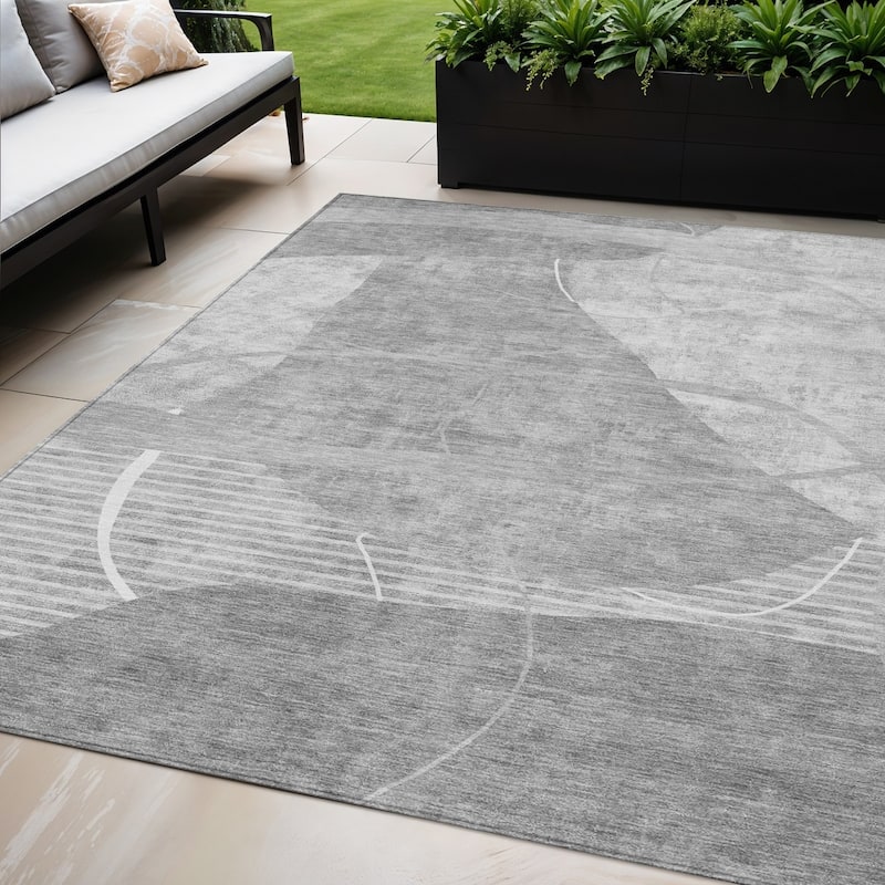HomeRoots Abstract Transitional Rectangle Outdoor Rug - 5' X 8'