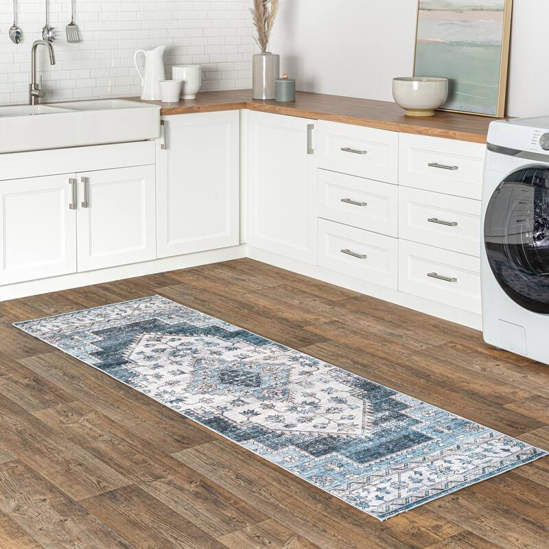 Nuloom Noemie SplashGuard Vintage Medallion Machine Washable Area Rug