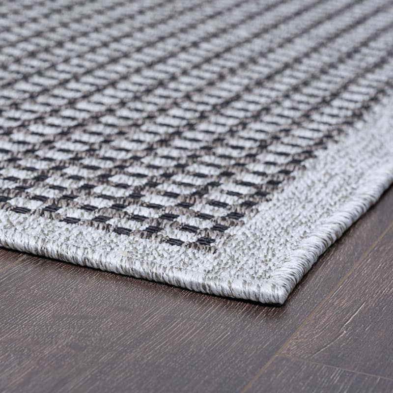 Dennis Coastal Windowpane Indoor/Outdoor Area Rug