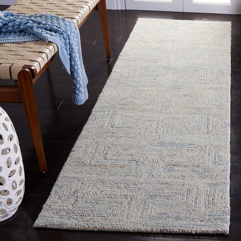 SAFAVIEH Handmade Ikat Jurina Wool Rug