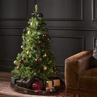 4.5-foot Noble Fir Pre-Lit String Light or Unlit Hinged Artificial Christmas Tree by Christopher Knight Home