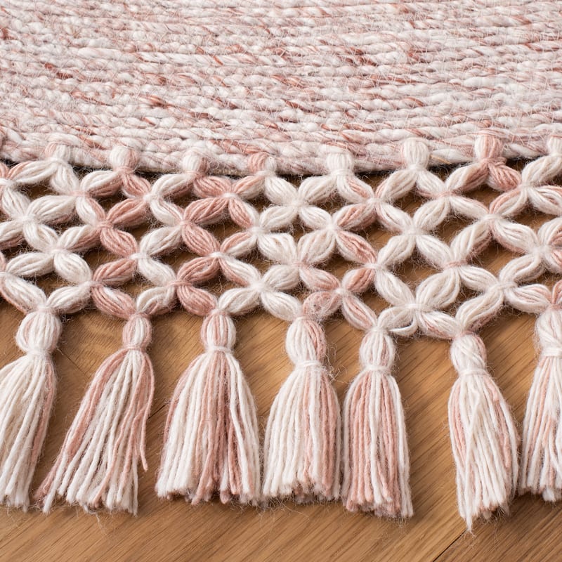 SAFAVIEH Handmade Sahara Iridian Tassel Rug