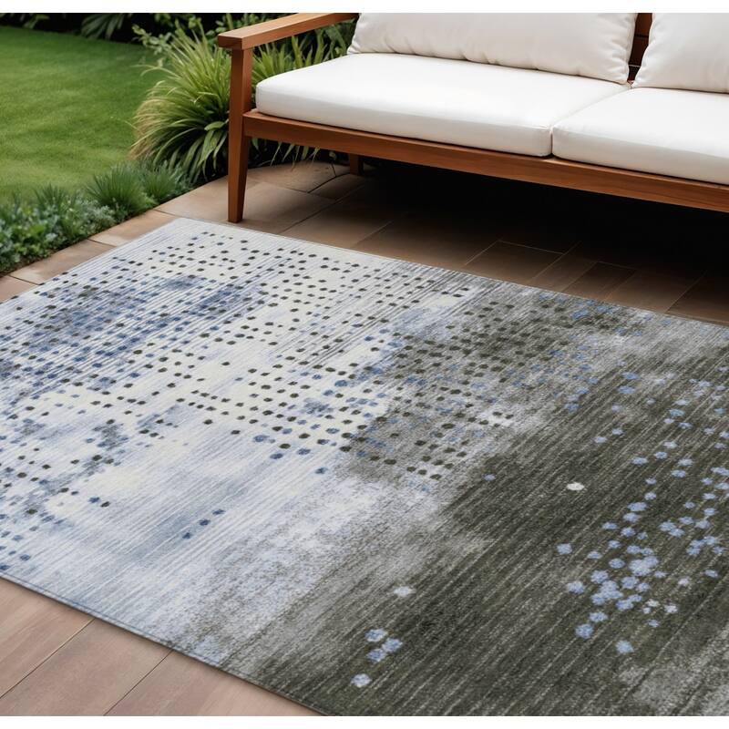 HomeRoots Geometric Transitional Rectangle Outdoor Rug - 10' X 14'