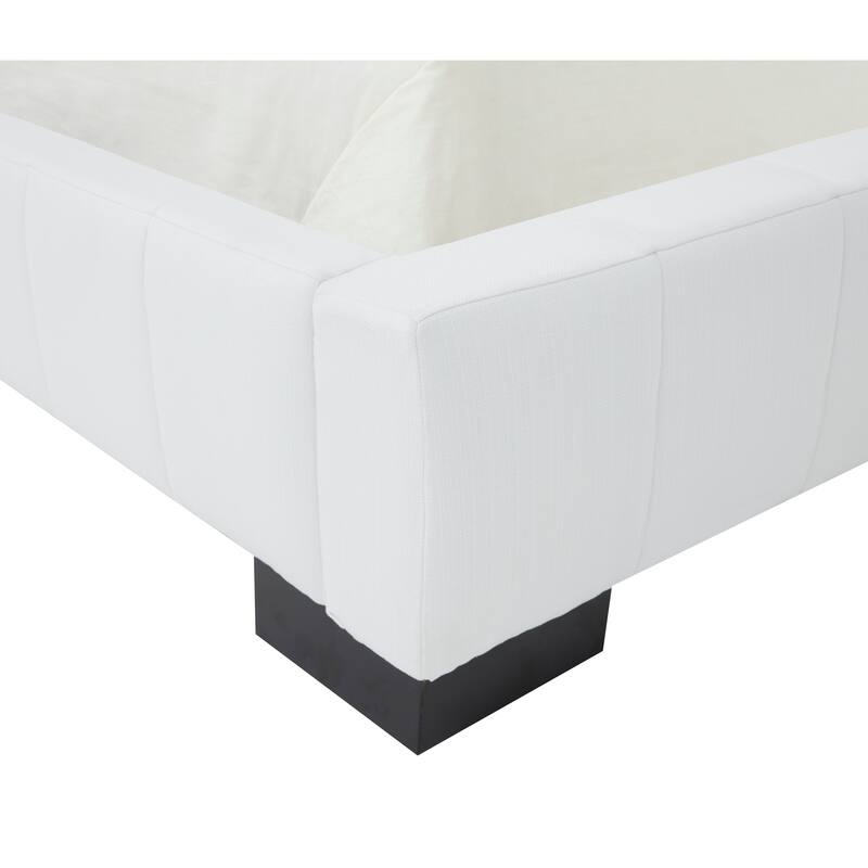 SAFAVIEH Couture Heini Tufted Bed