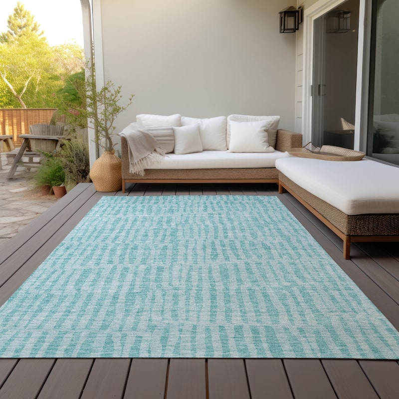 Machine Washable Indoor/ Outdoor Chantille Modern Geo Rug