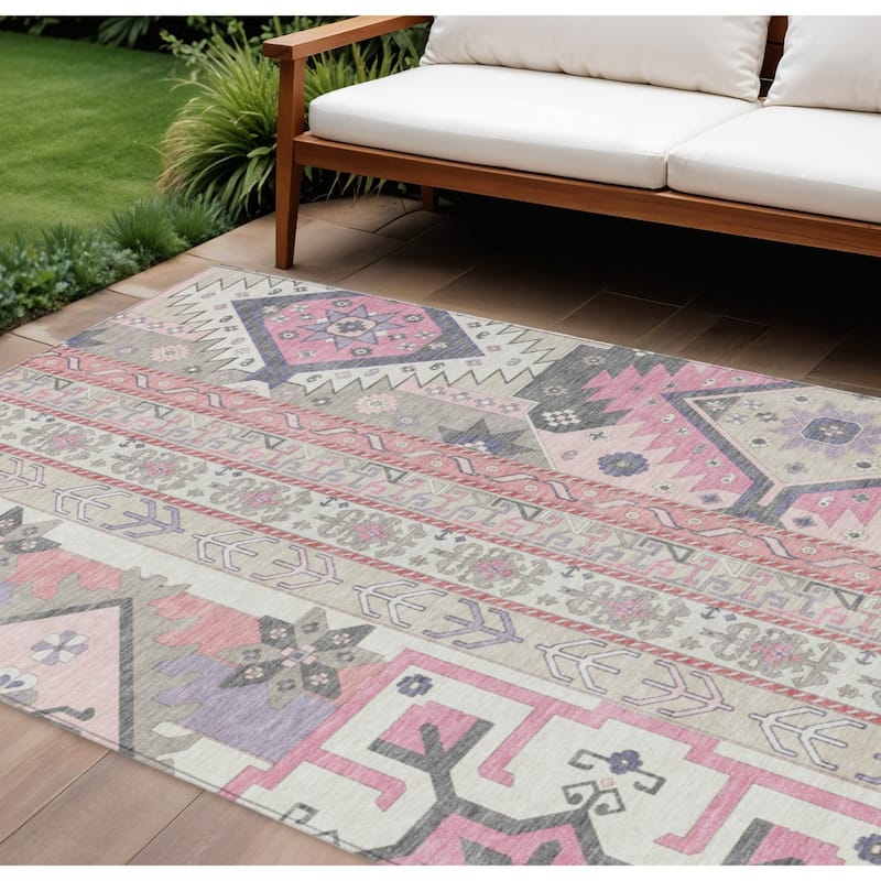 HomeRoots Aztec Transitional Rectangle Outdoor Rug - 10' X 14'