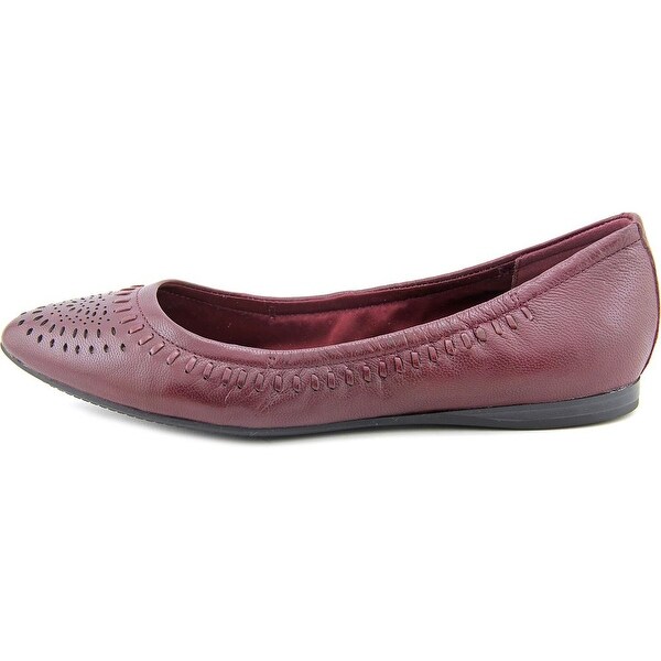 isaac mizrahi ballet flats