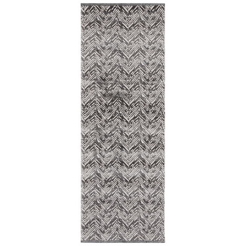 SAFAVIEH Handmade Kilim Wafa Wool Rug - 2'3" x 7' Runner - Brown/Charcoal