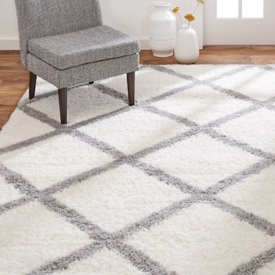 SoHome Carmela Tali Geometric Diamond Shag Area Rug