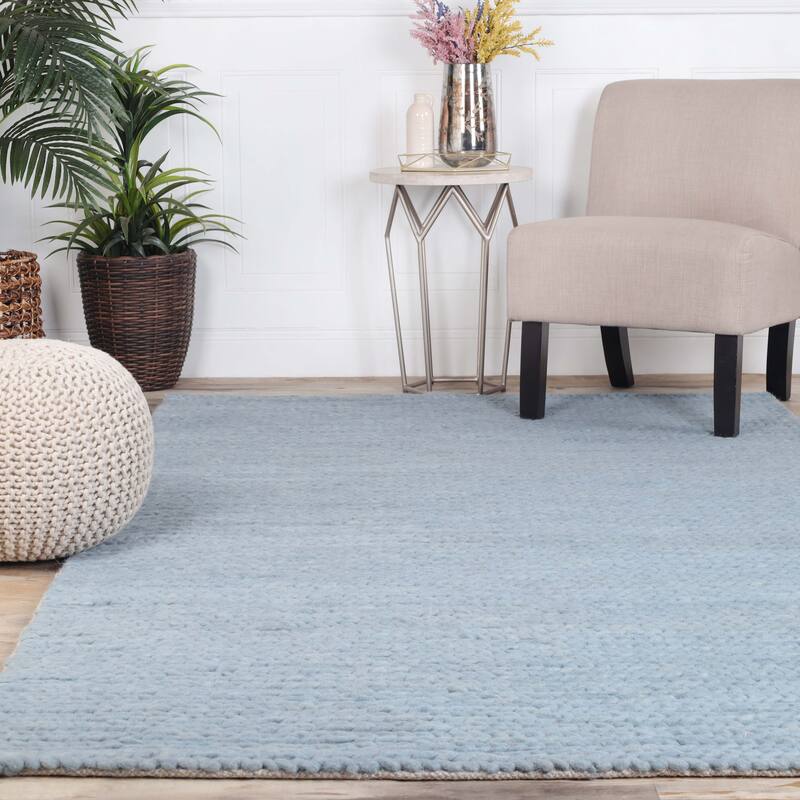 Handcrafted Traditional Rustic Handmade Braided Wool Indoor Area Rug by Superior