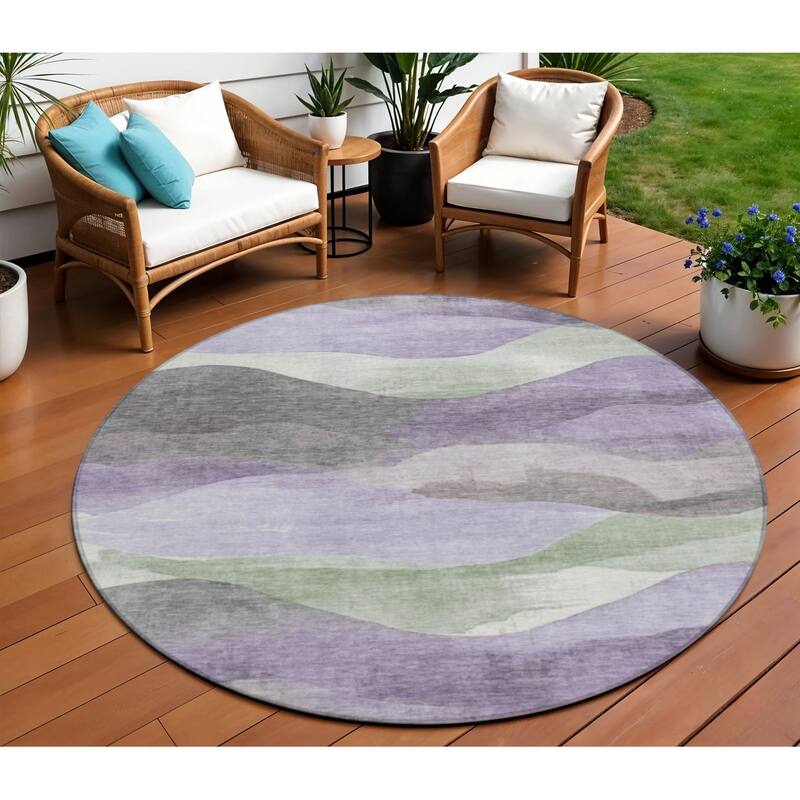 HomeRoots Abstract Transitional Rectangle Outdoor Rug - 8' Round