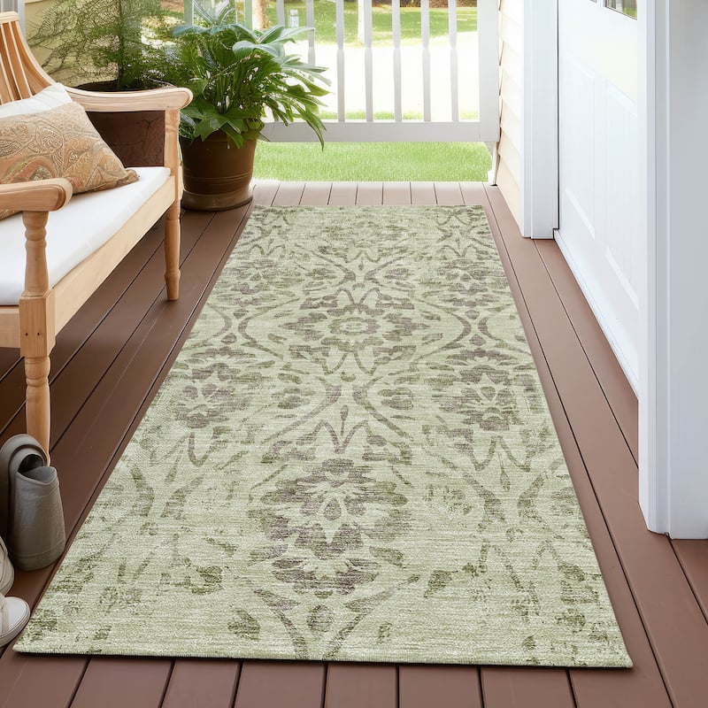 Machine Washable Indoor/ Outdoor Chantille Distressed Traditional Rug - Aloe - 2'3" x 7'6"