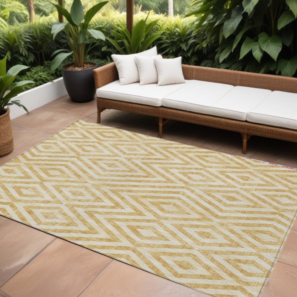 HomeRoots Geometric Transitional Rectangle Outdoor Rug