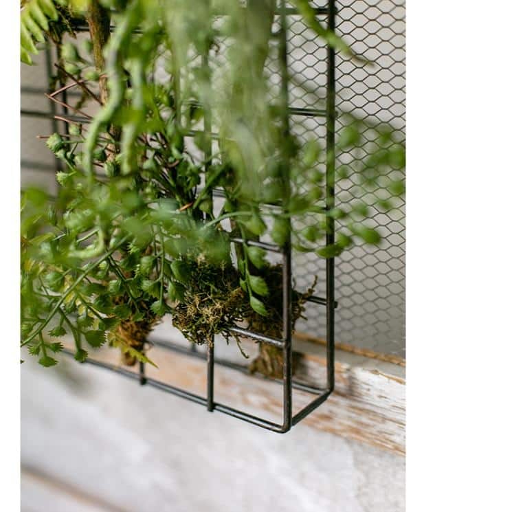 RusticReach Artificial Plant Metal Frame Wall Décor