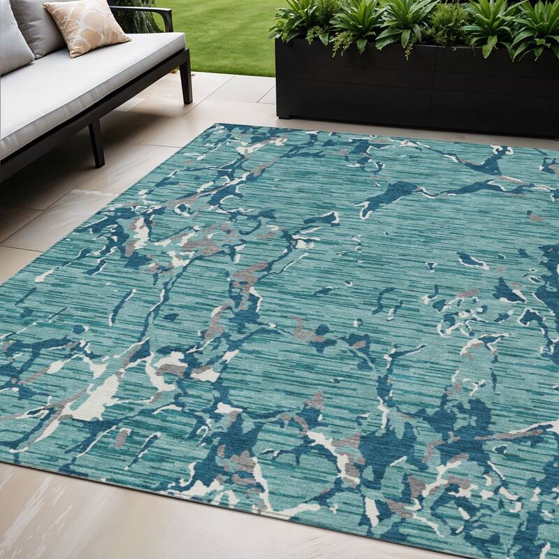 HomeRoots Striped Transitional Rectangle Outdoor Rug - 5' X 8'