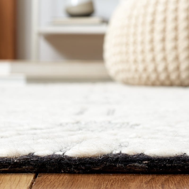 SAFAVIEH Handmade Marbella Beka Wool Rug