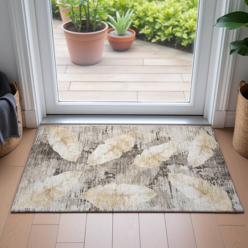Machine Washable Indoor/Outdoor Modern Leaf Chantille Rug