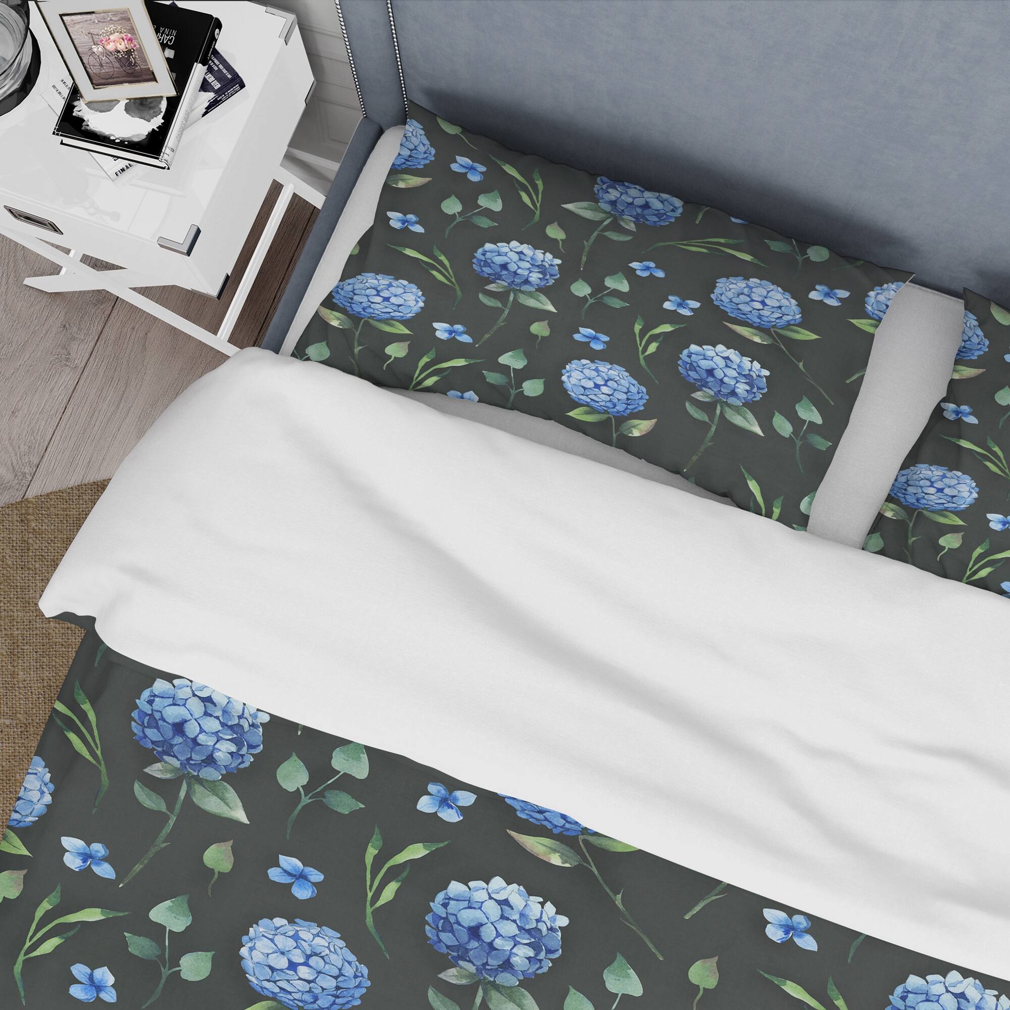 Designart 'Blue Hydrangea With Leaves On Dark Background' Traditional